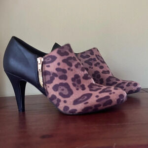 Dexflex Comfort Zippper Leopard Print Faux Fur Leather Heeled Ankle Booties Sz 9